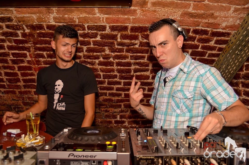 Party Tonight @ Club Escape, 