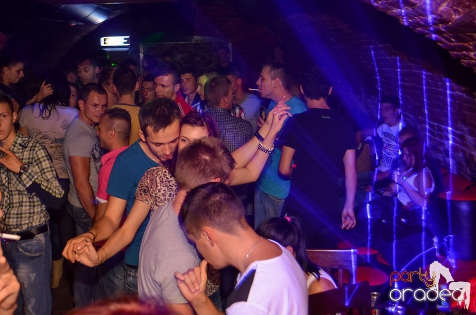 Party Tonight @ Club Escape, 