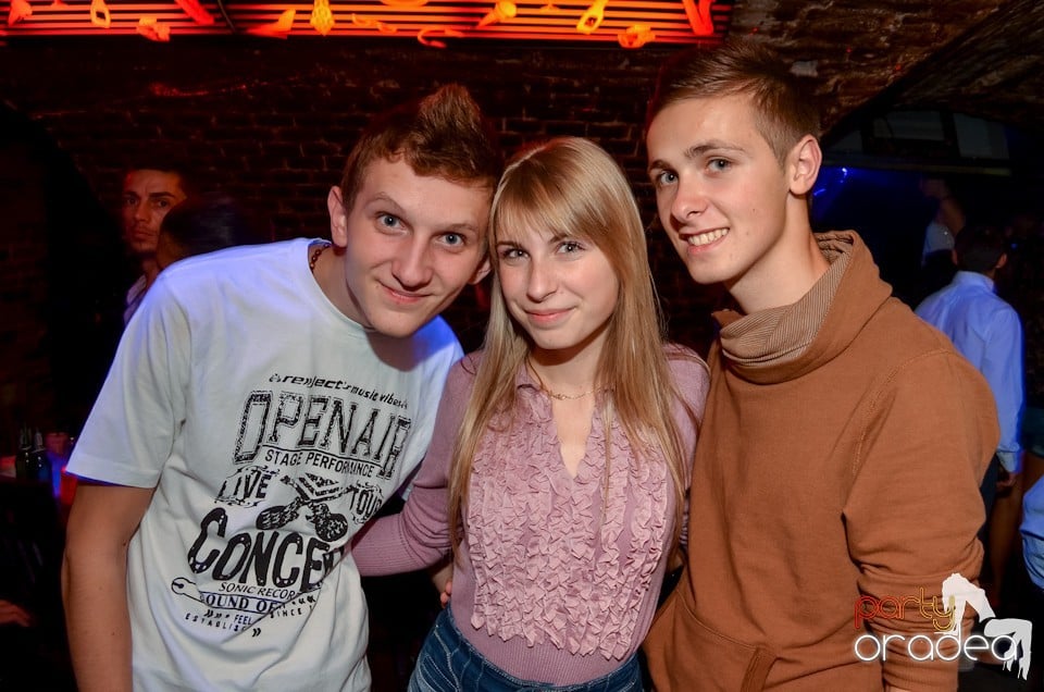 Party Tonight @ Club Escape, 