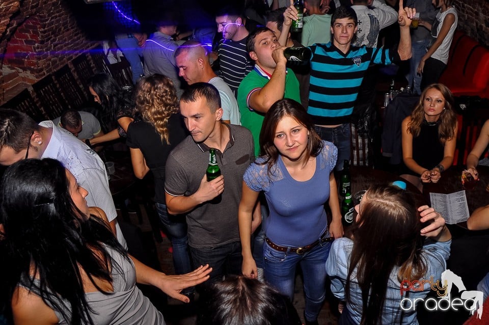 Party Tonight @ Club Escape, 