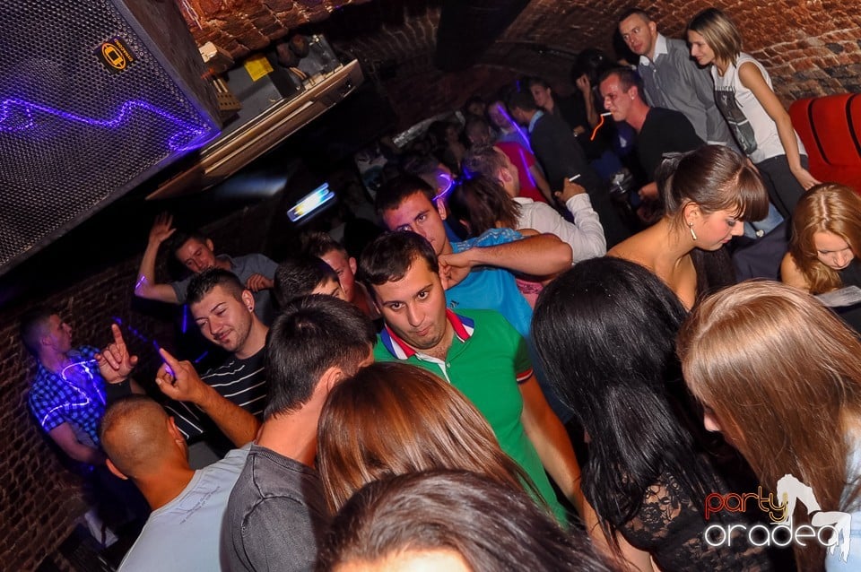 Party Tonight @ Club Escape, 