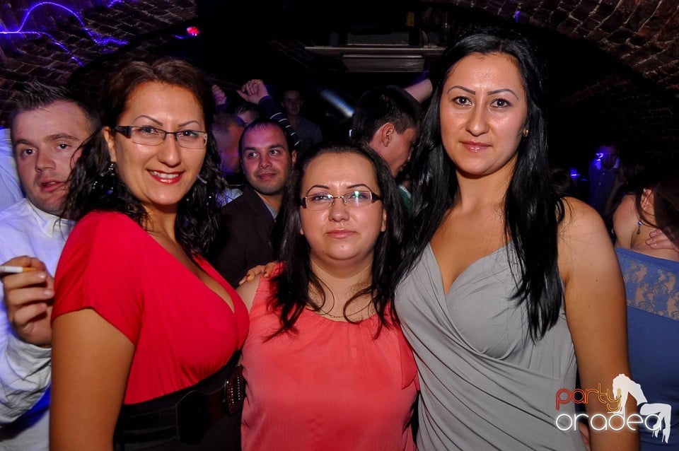 Party Tonight @ Club Escape, 