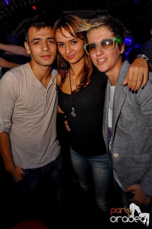 Party Tonight @ Club Escape, 