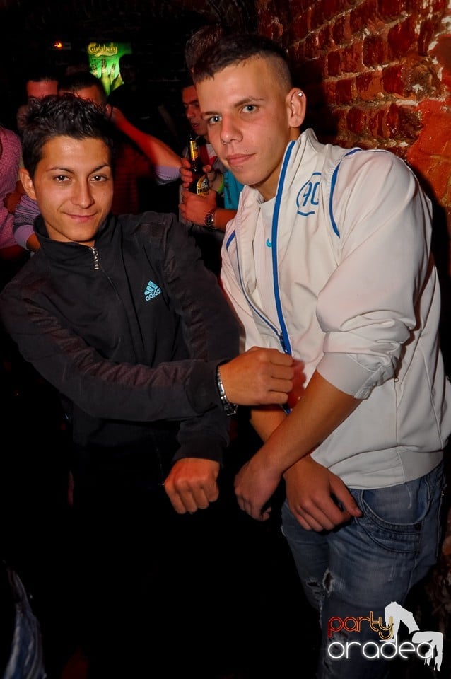 Party Tonight @ Club Escape, 