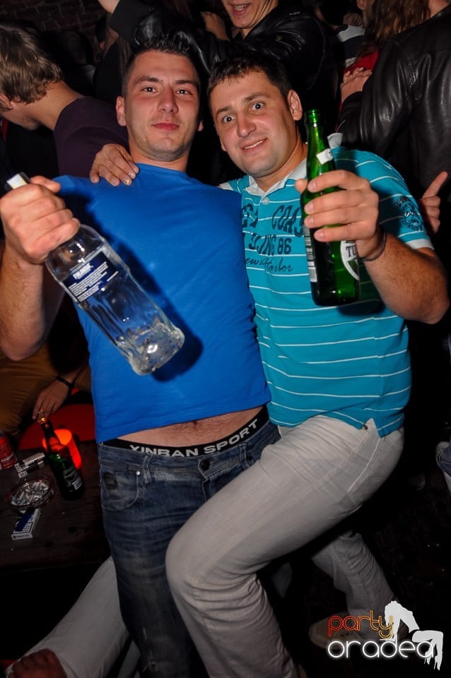 Party Tonight @ Club Escape, 