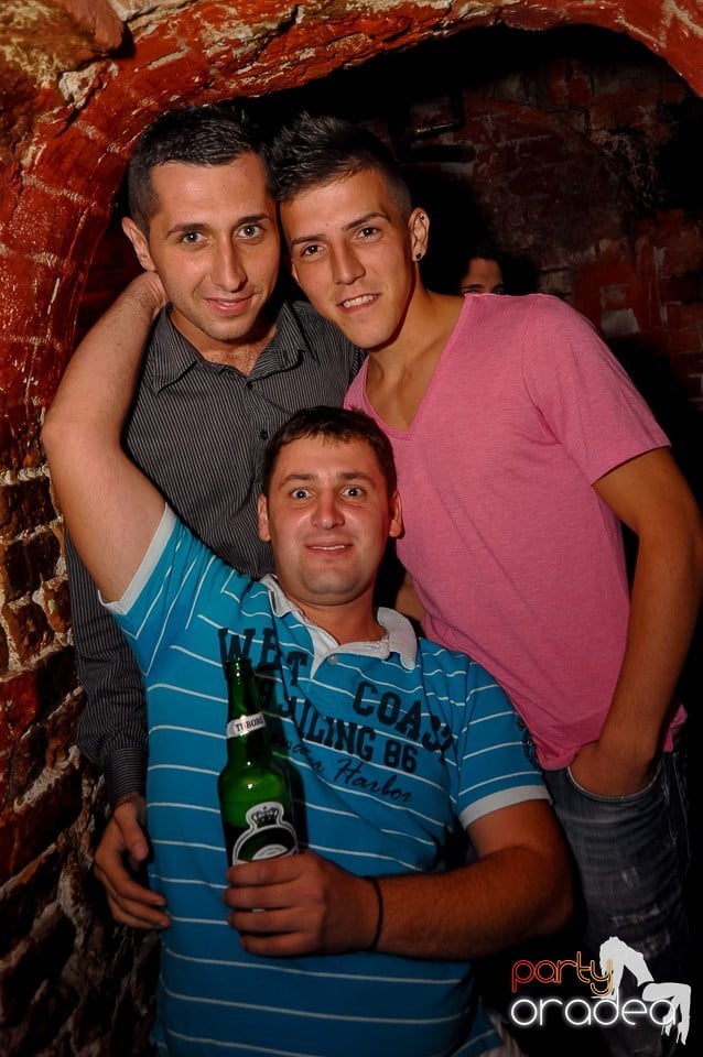 Party Tonight @ Club Escape, 