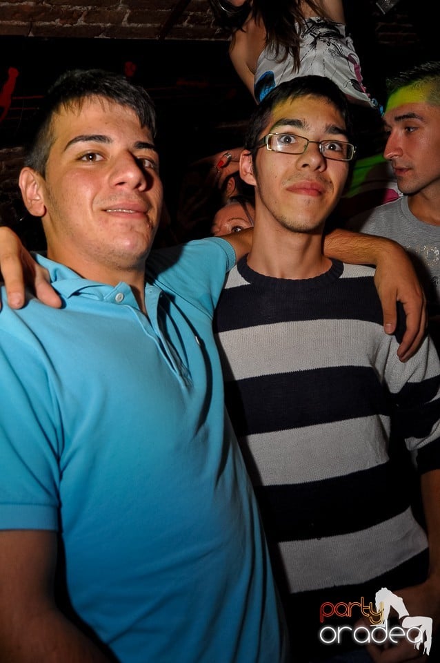 Party Tonight @ Club Escape, 