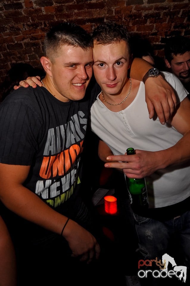 Party Tonight @ Club Escape, 