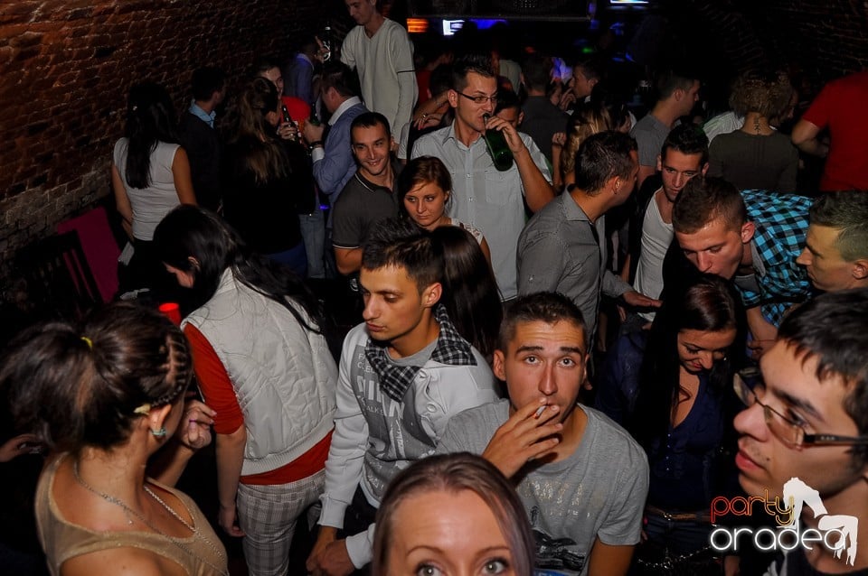 Party Tonight @ Club Escape, 