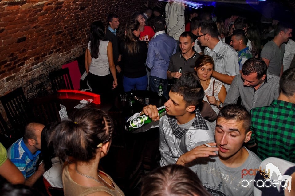 Party Tonight @ Club Escape, 