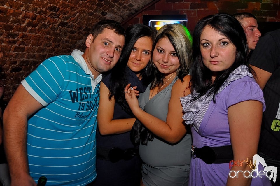 Party Tonight @ Club Escape, 