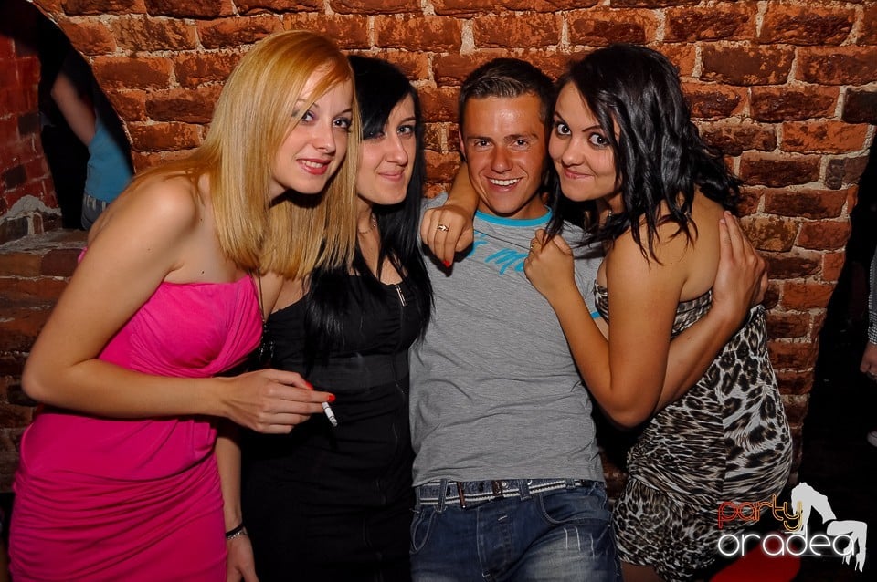 Party Tonight @ Club Escape, 