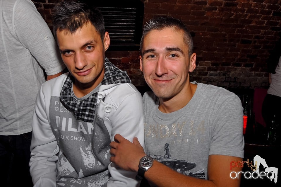 Party Tonight @ Club Escape, 