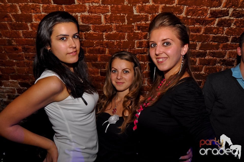 Party Tonight @ Club Escape, 