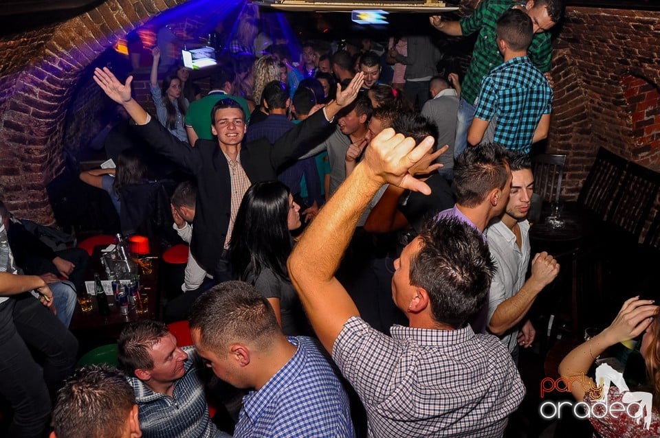 Party Tonight @ Club Escape, 