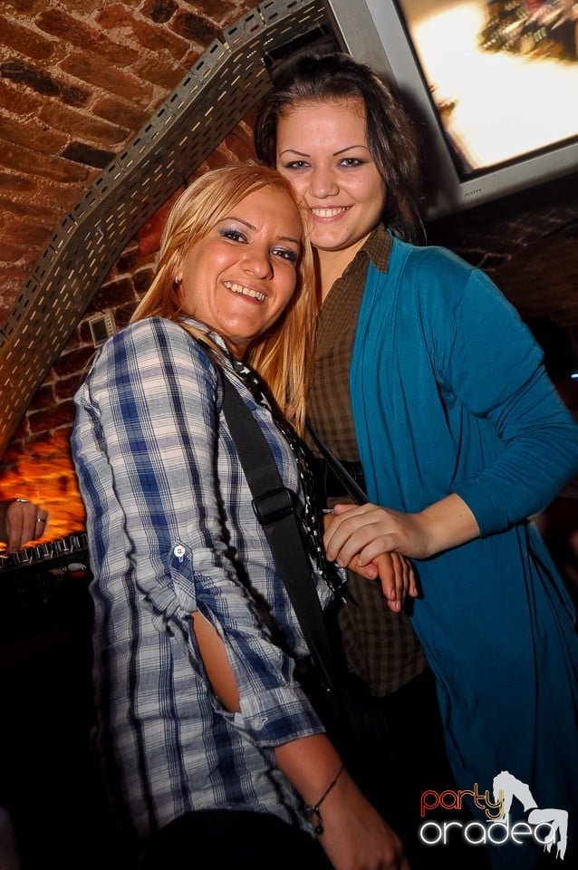 Party Tonight @ Club Escape, 