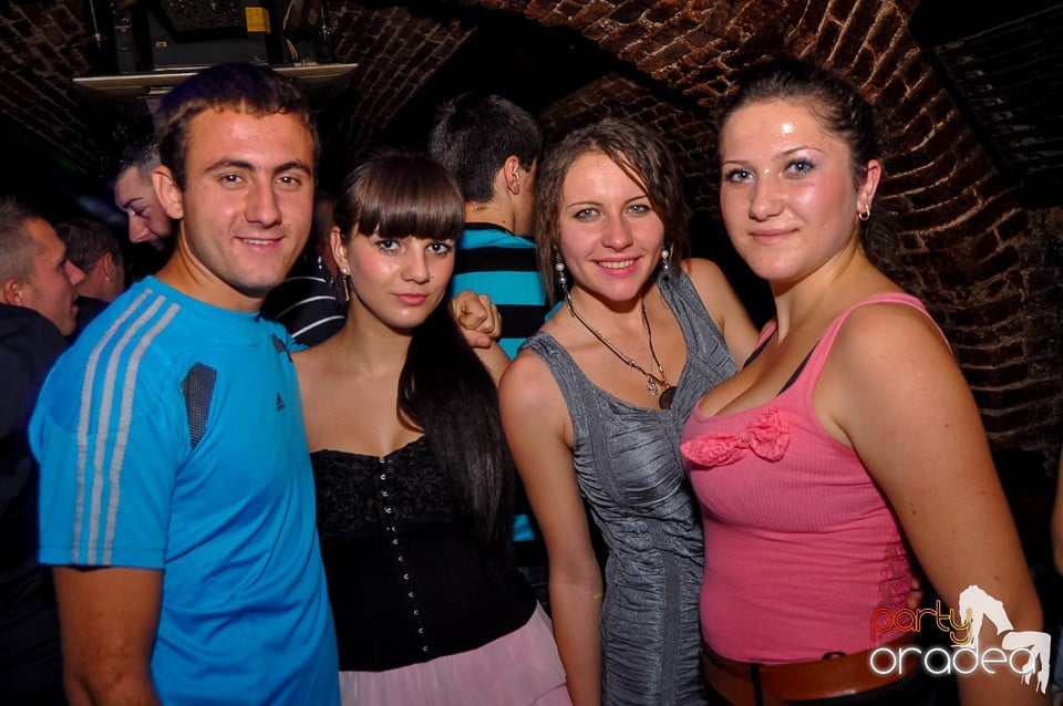 Party Tonight @ Club Escape, 