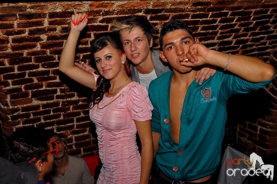 Party Tonight @ Club Escape, 