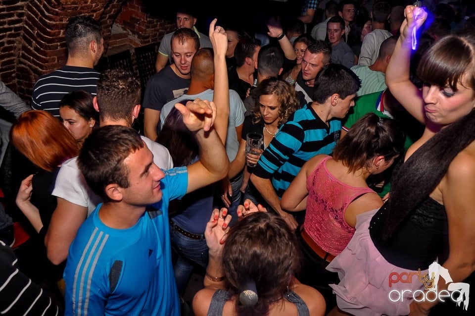 Party Tonight @ Club Escape, 