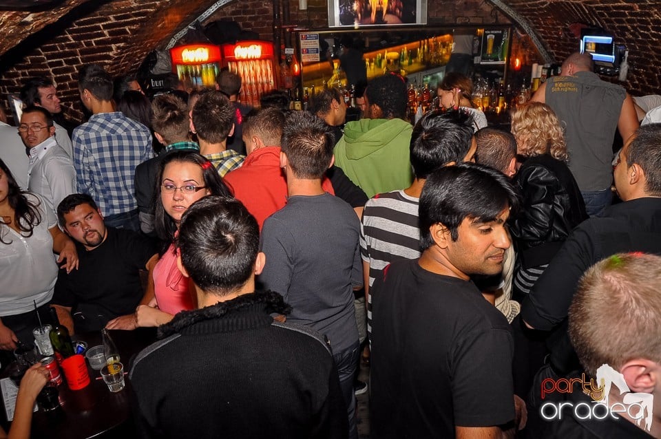 Party Tonight @ Club Escape, 