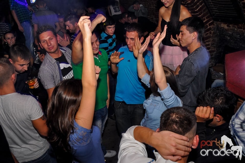 Party Tonight @ Club Escape, 