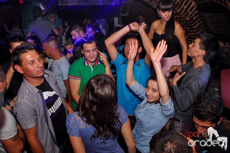 Party Tonight @ Club Escape, 