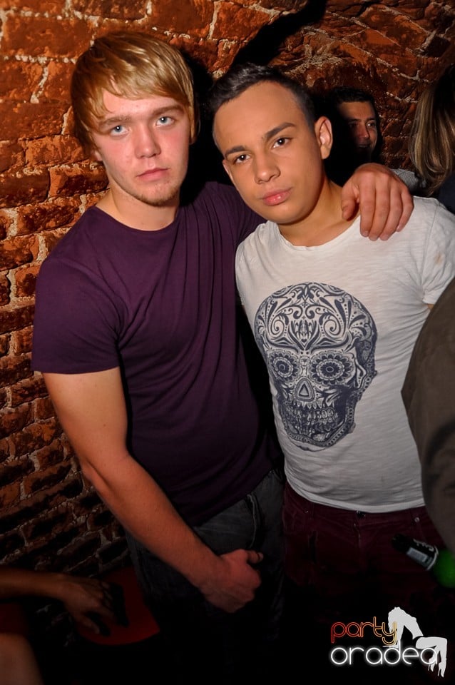 Party Tonight @ Club Escape, 