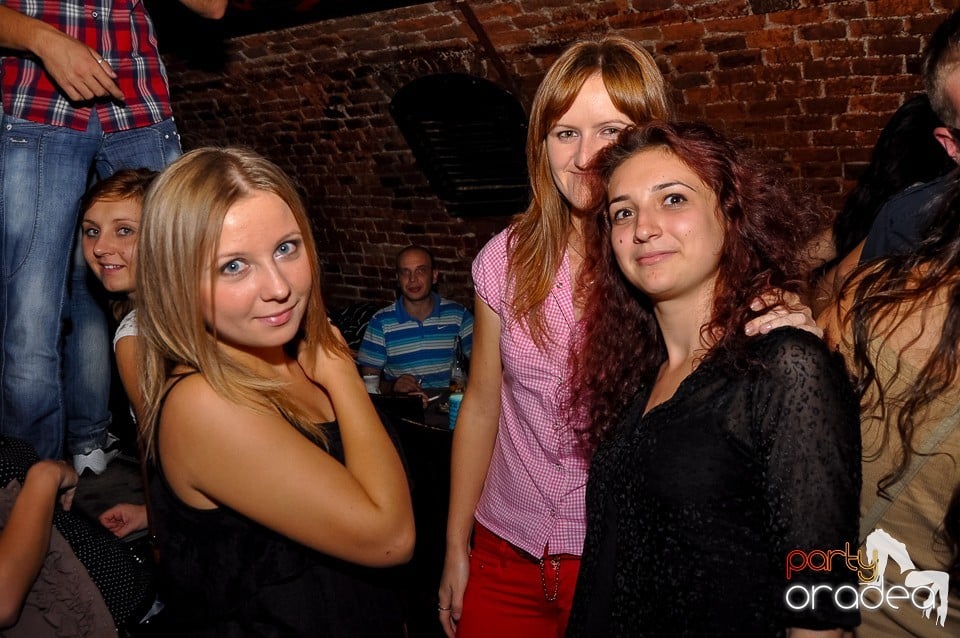 Party Tonight @ Club Escape, 