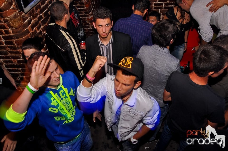 Party Tonight @ Club Escape, 