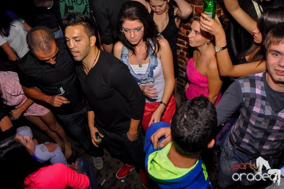 Party Tonight @ Club Escape, 