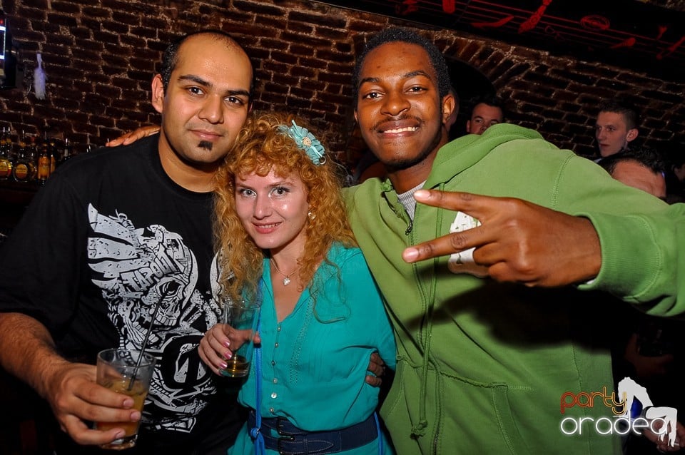 Party Tonight @ Club Escape, 