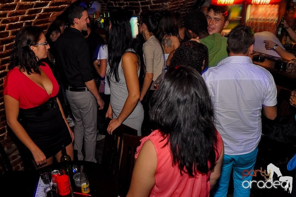 Party Tonight @ Club Escape, 