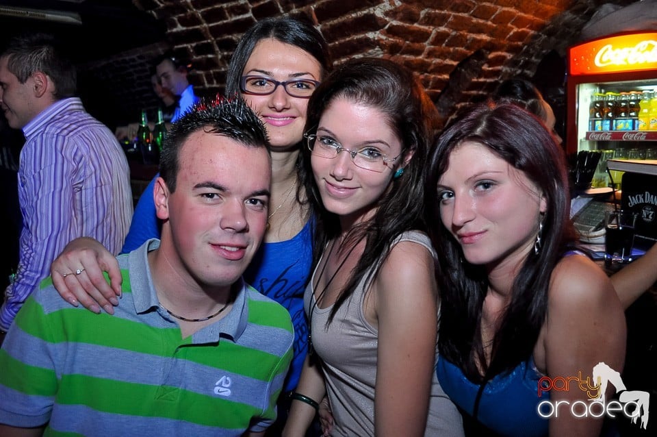 Party Tonight @ Club Escape, 