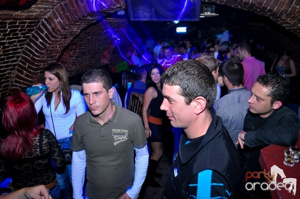 Party Tonight @ Club Escape, 