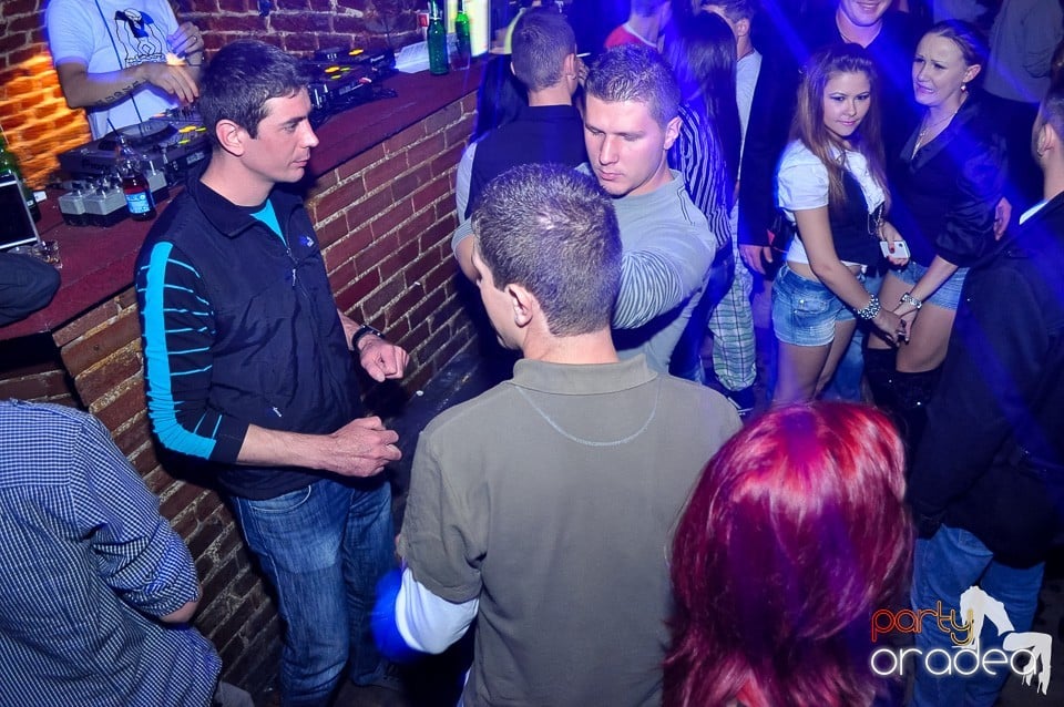 Party Tonight @ Club Escape, 