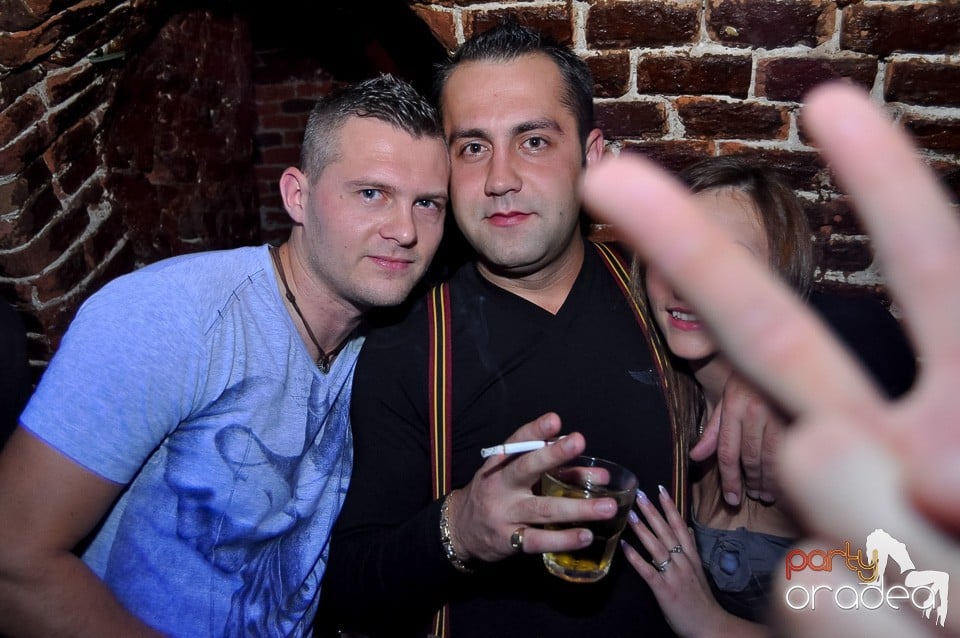 Party Tonight @ Club Escape, 