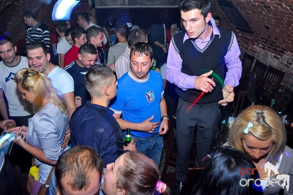 Party Tonight @ Club Escape, 