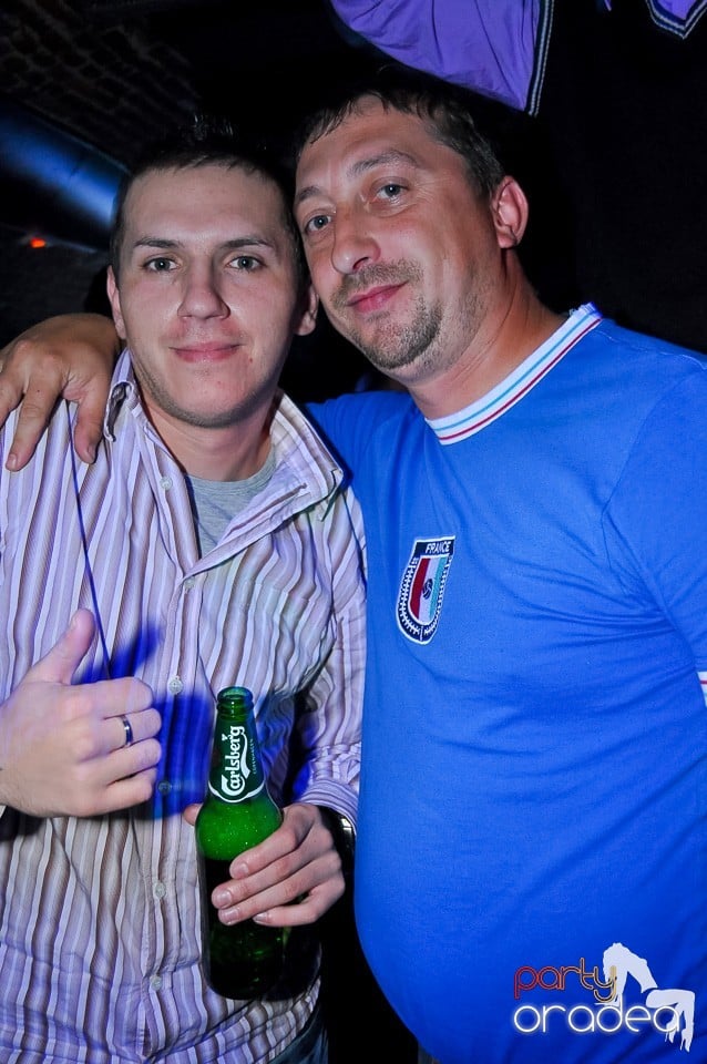 Party Tonight @ Club Escape, 