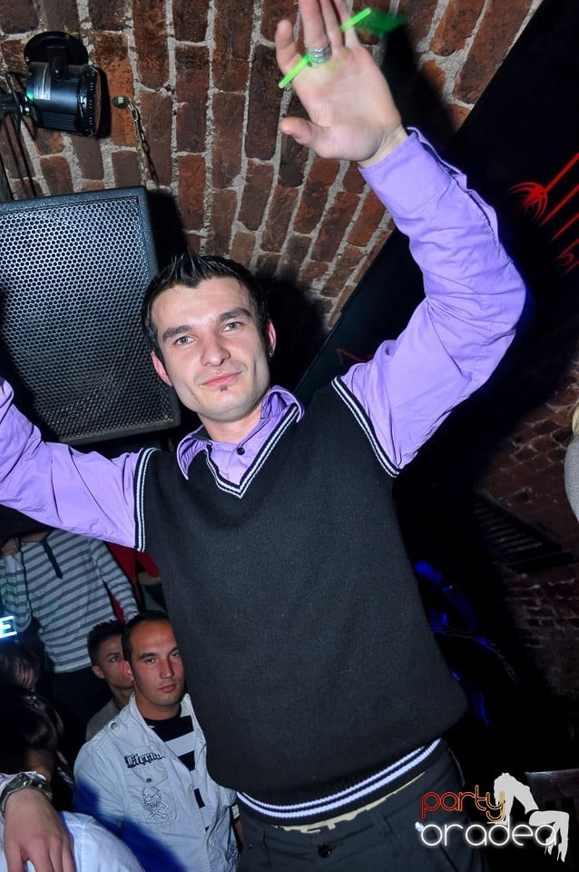 Party Tonight @ Club Escape, 