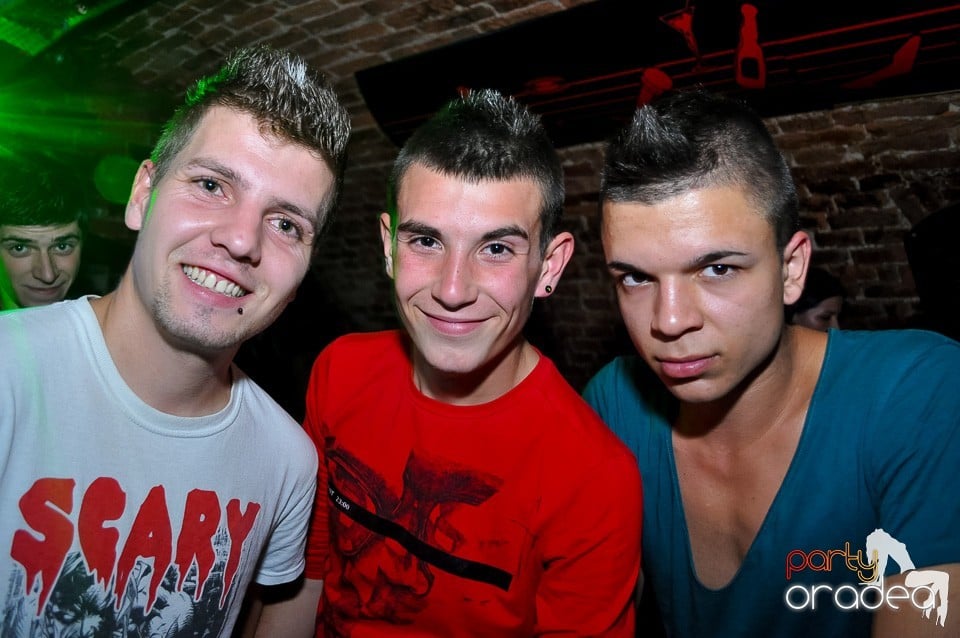 Party Tonight @ Club Escape, 