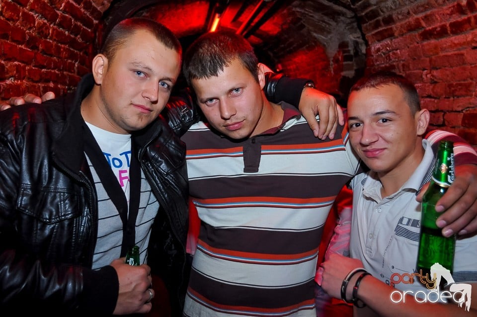 Party Tonight @ Club Escape, 