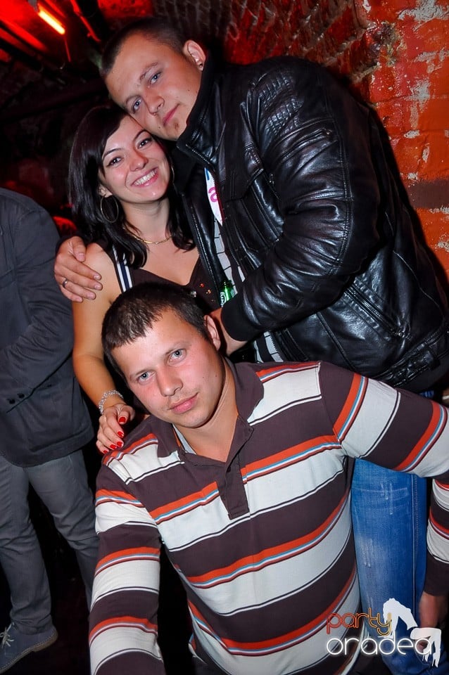 Party Tonight @ Club Escape, 