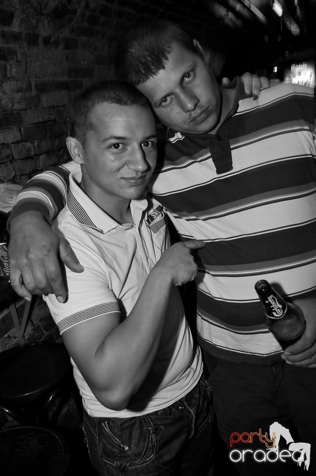 Party Tonight @ Club Escape, 