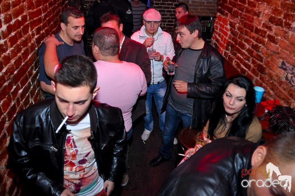 Party Tonight @ Club Escape, 