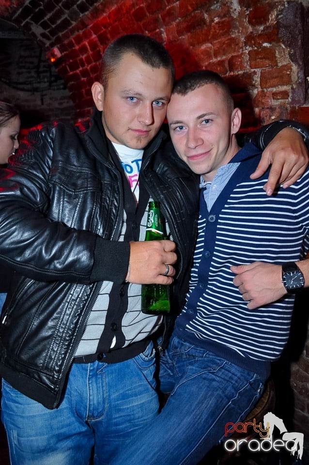 Party Tonight @ Club Escape, 