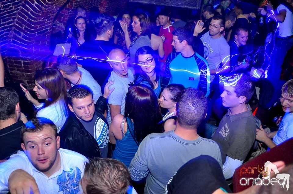 Party Tonight @ Club Escape, 