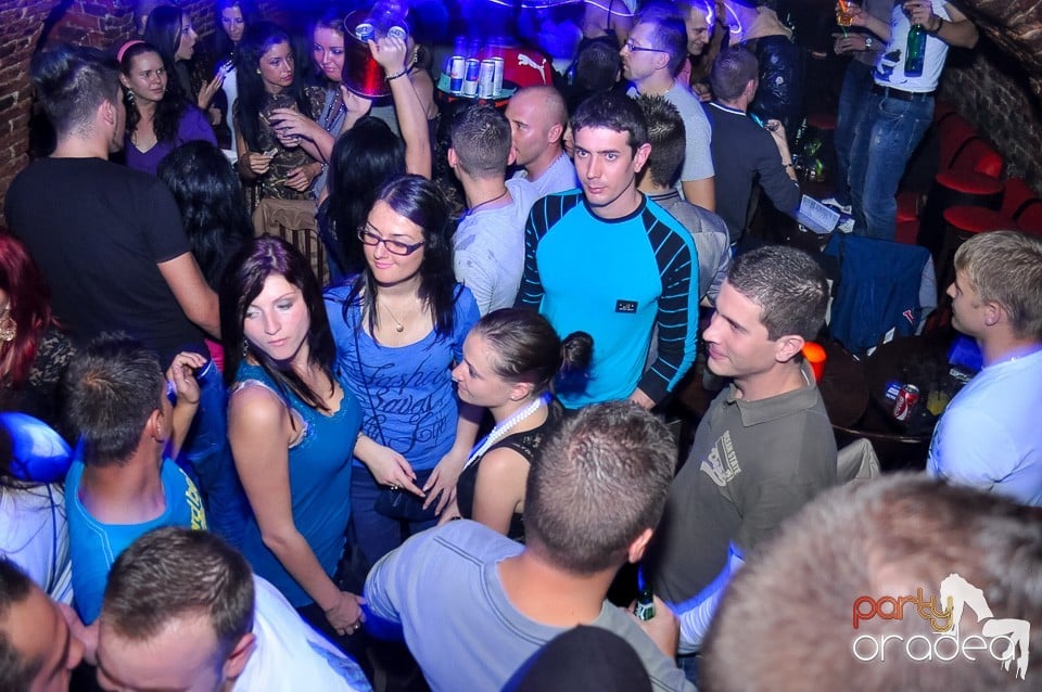 Party Tonight @ Club Escape, 