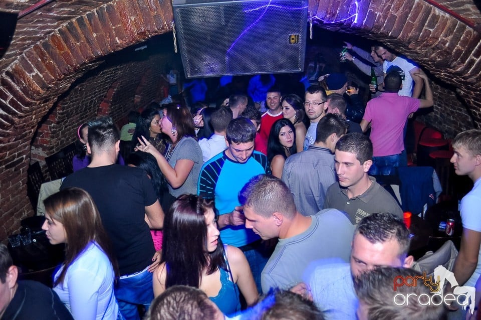 Party Tonight @ Club Escape, 