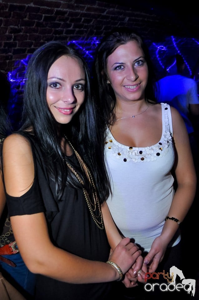 Party Tonight @ Club Escape, 