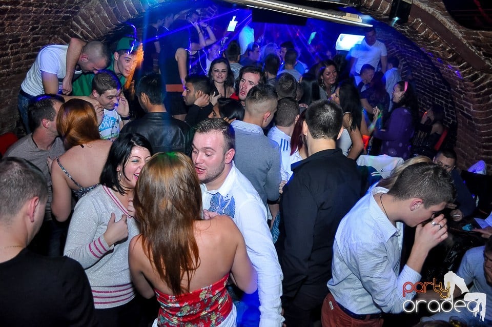 Party Tonight @ Club Escape, 